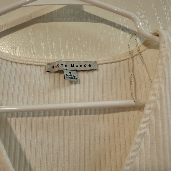 Haute Monde Cream Ribbed V-Neck Tee - Picture 2 of 3